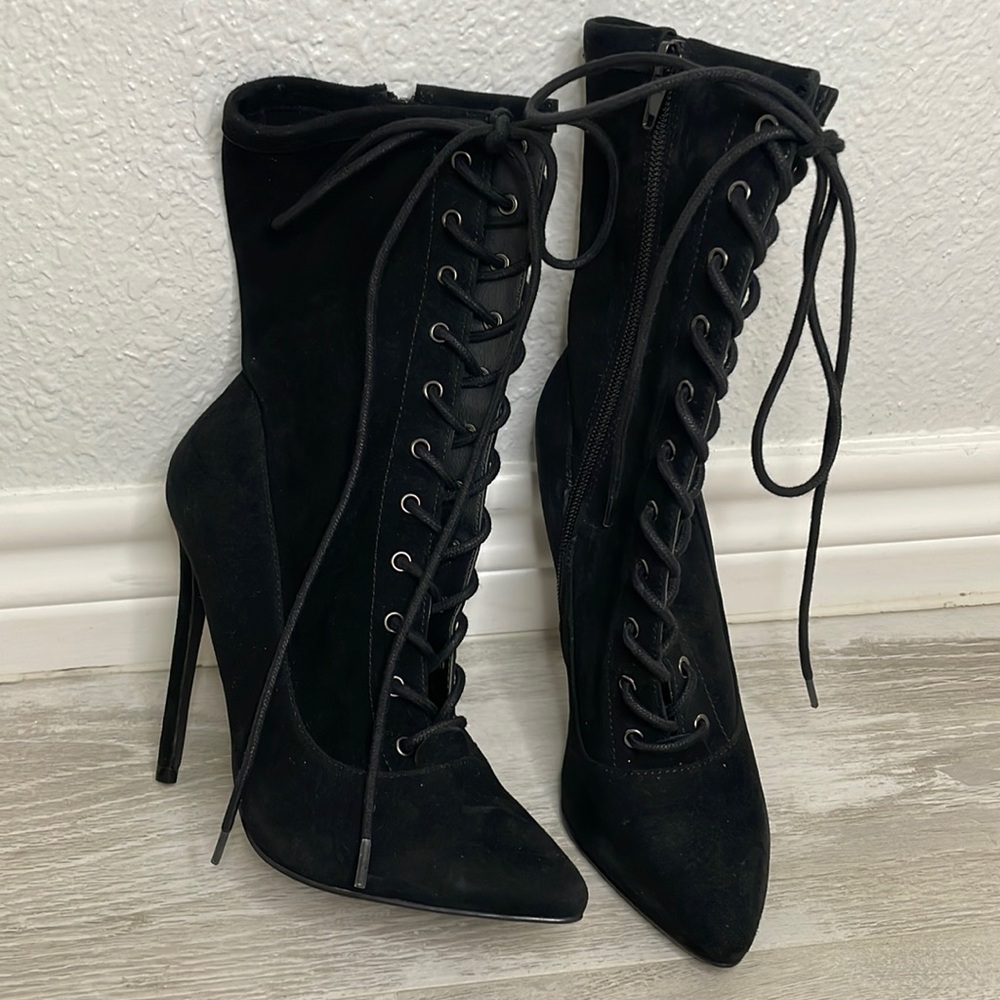 New Steve Madden Satisfied Black Suede Leather Stiletto Heel Front Lace Boots 6